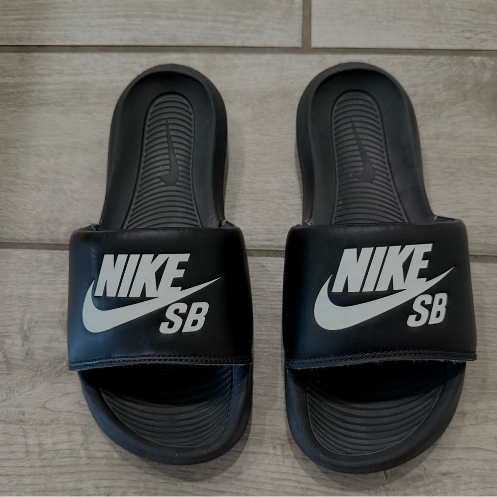 Nike Kids Black and White Sandals